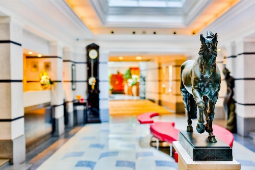 Aria Hotel image 1