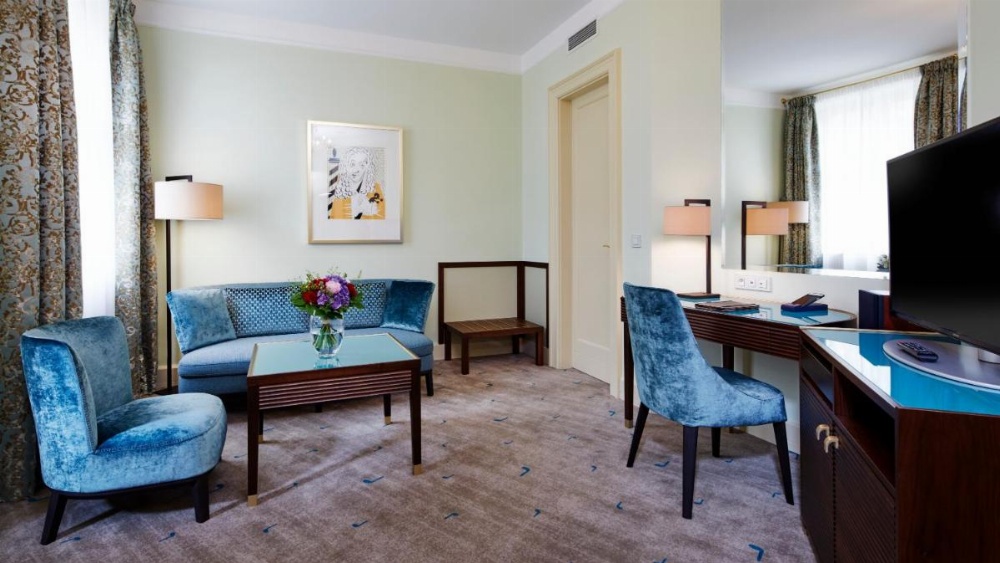 Aria Hotel Image 10