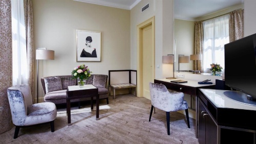 Aria Hotel image 8